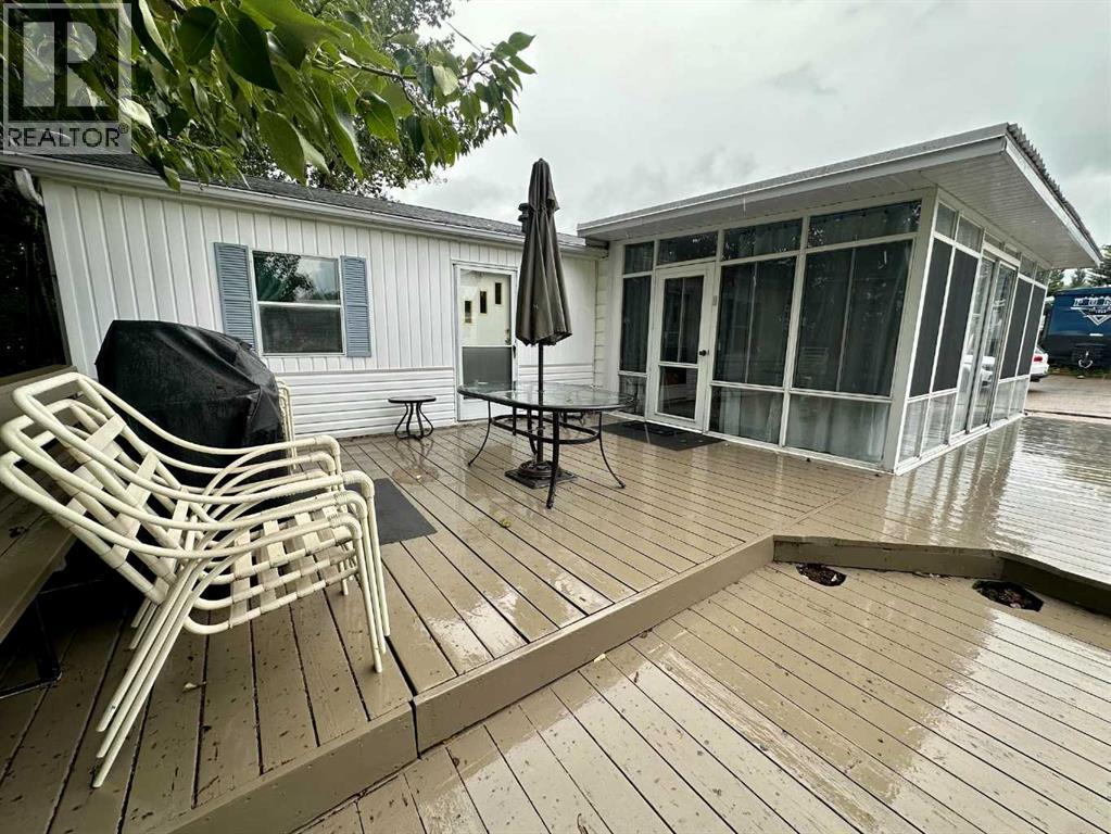 6 Points West Resort, Sylvan Lake, Alberta  T4S 1T3 - Photo 4 - A2235067