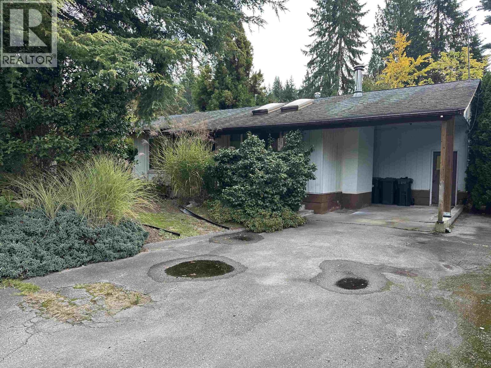2160 Parkway Road, Squamish, British Columbia  V8B 0M6 - Photo 1 - R3059296