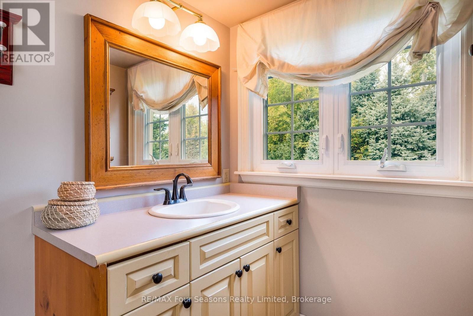 109 Liisa's Lane, Blue Mountains, Ontario  L9Y 0M3 - Photo 26 - X12468668