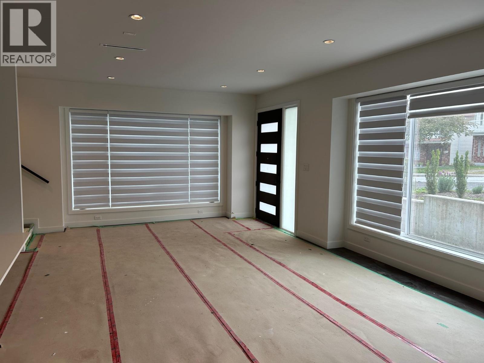 5625 Woodsworth Street, Burnaby, British Columbia  V5G 3P6 - Photo 3 - R3050783