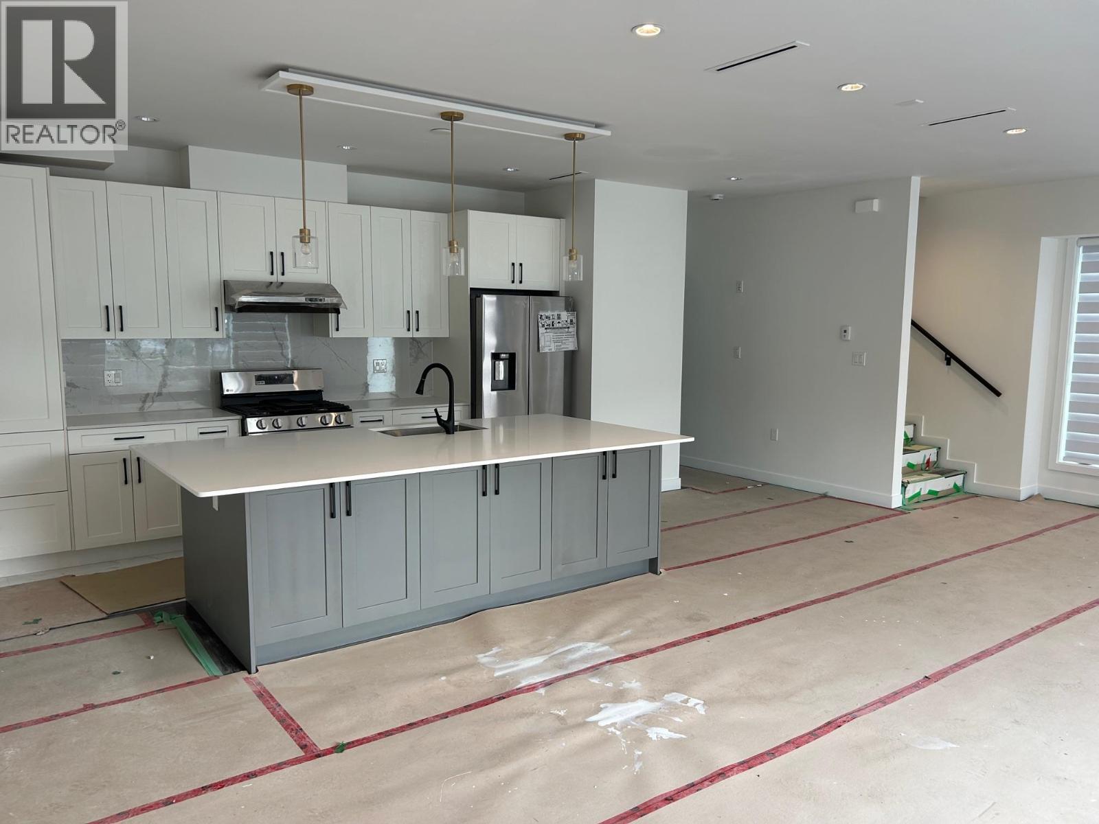 5625 Woodsworth Street, Burnaby, British Columbia  V5G 3P6 - Photo 6 - R3050783