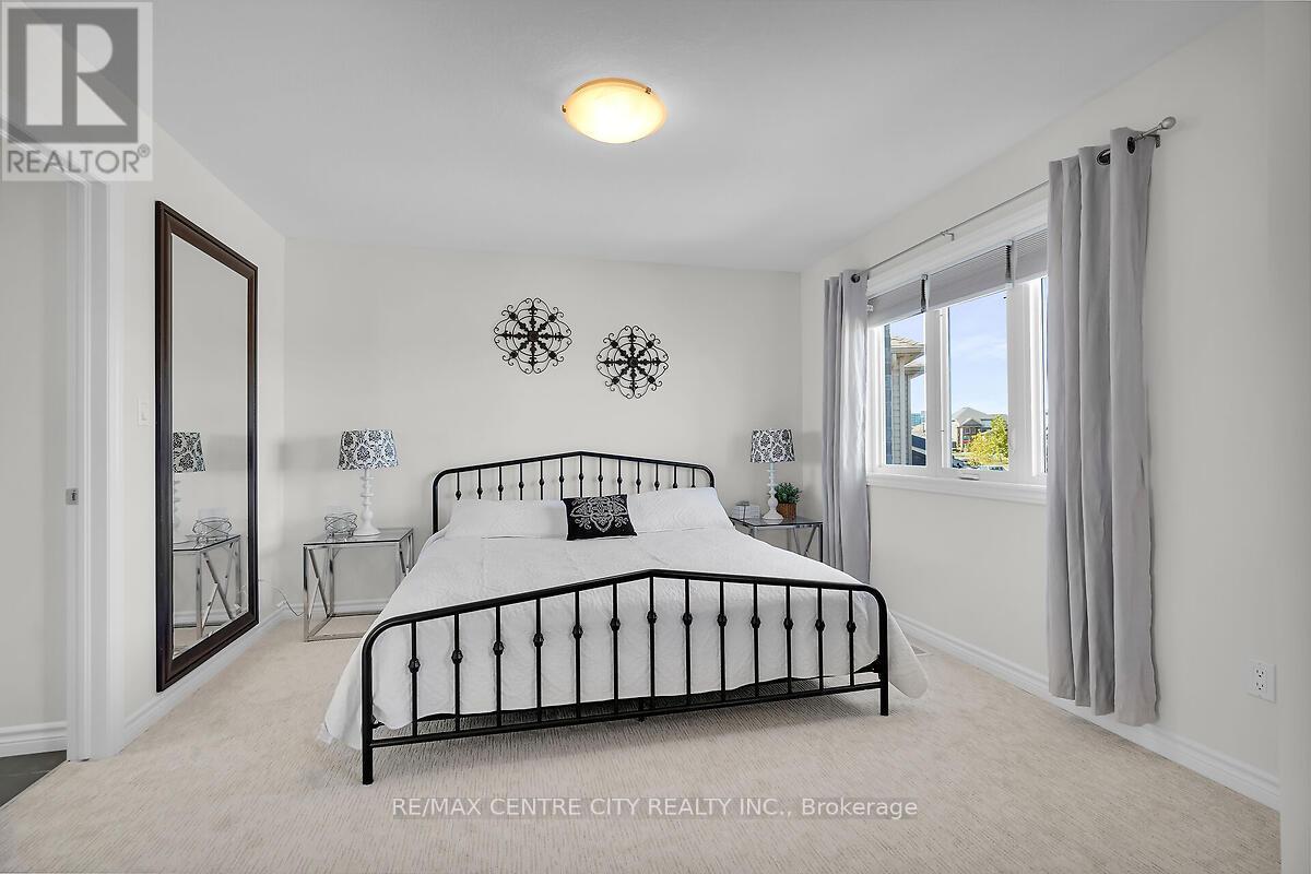 2681 Foxbend Link Trail N, London North, Ontario  N6G 0M7 - Photo 15 - X12468631