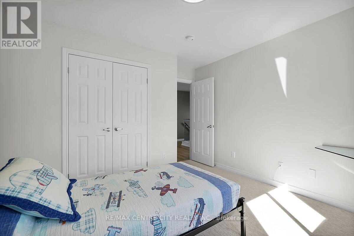 2681 Foxbend Link Trail N, London North, Ontario  N6G 0M7 - Photo 20 - X12468631