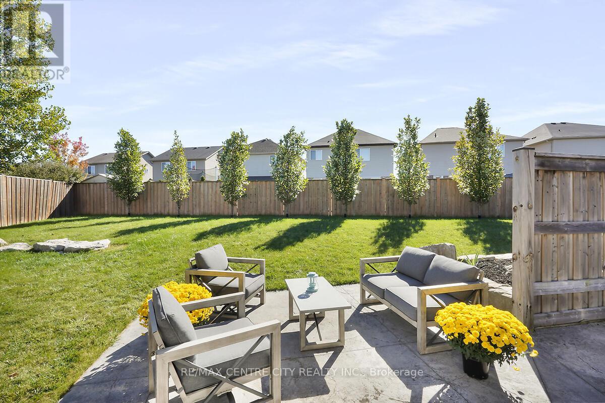 2681 Foxbend Link Trail N, London North, Ontario  N6G 0M7 - Photo 24 - X12468631