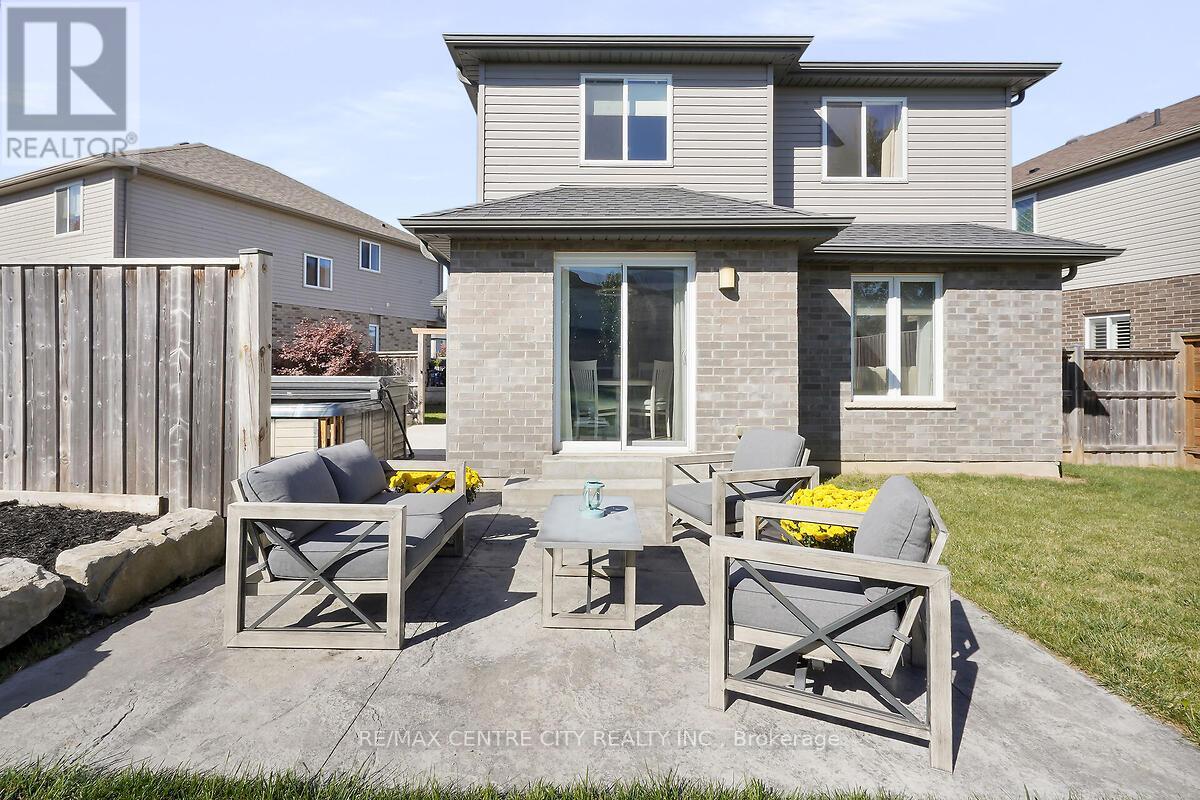 2681 Foxbend Link Trail N, London North, Ontario  N6G 0M7 - Photo 25 - X12468631