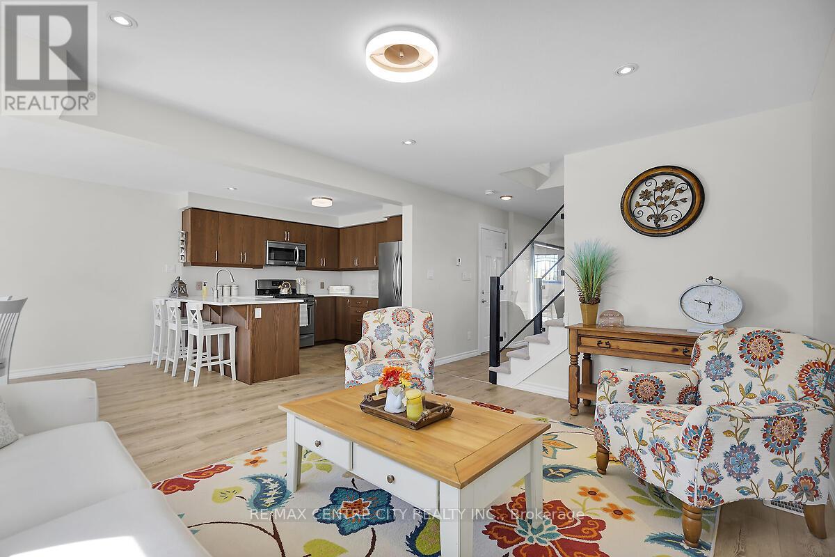 2681 Foxbend Link Trail N, London North, Ontario  N6G 0M7 - Photo 6 - X12468631