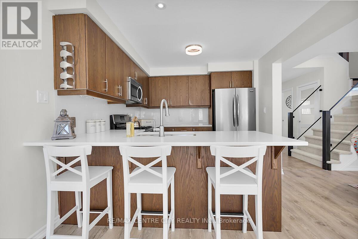 2681 Foxbend Link Trail N, London North, Ontario  N6G 0M7 - Photo 7 - X12468631