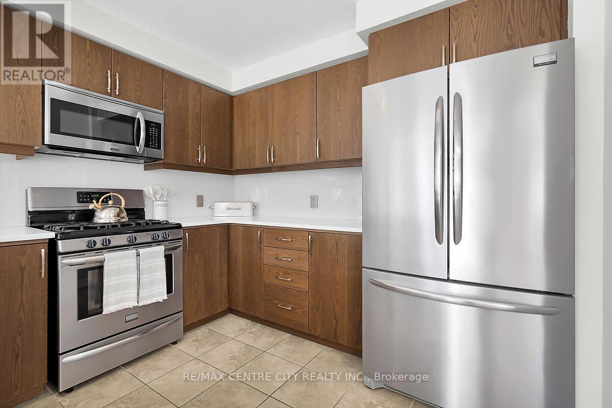 2681 Foxbend Link Trail N, London North, Ontario  N6G 0M7 - Photo 8 - X12468631