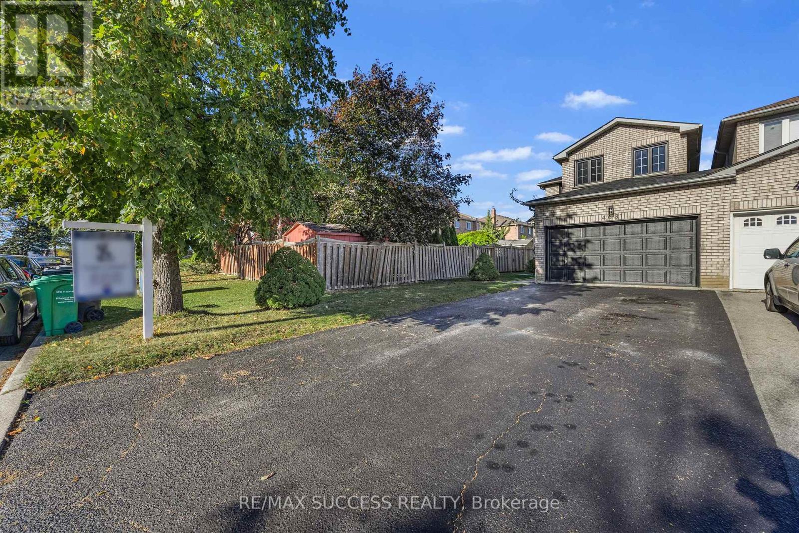 4631 Penhallow Road, Mississauga, Ontario  L5V 1E8 - Photo 4 - W12462998