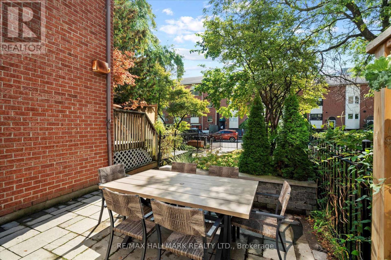 18 Sydenham Street, Toronto, Ontario  M5A 4H6 - Photo 42 - C12468535
