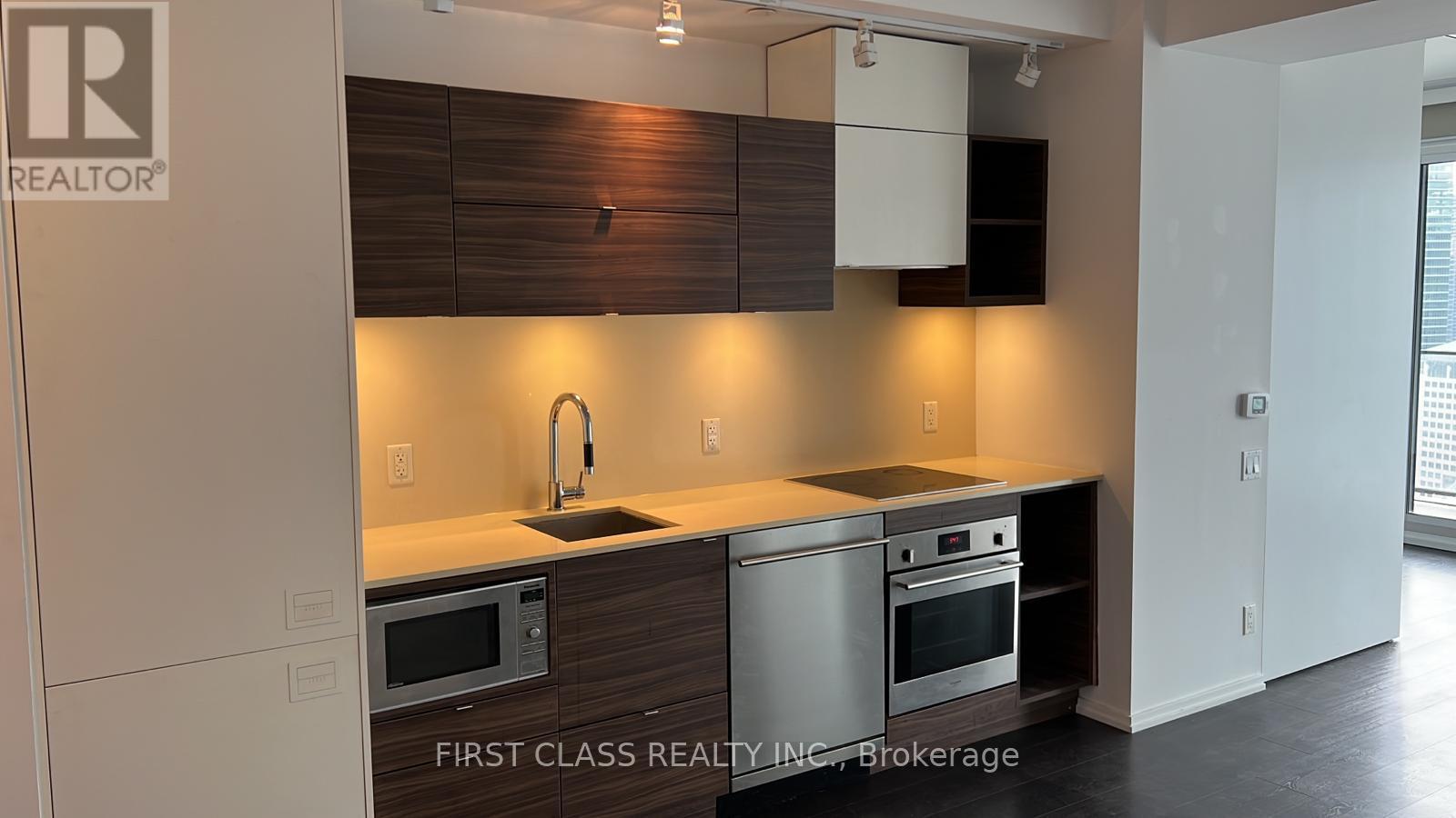 2713 - 125 Peter Street, Toronto, Ontario  M5V 2G9 - Photo 3 - C12468546