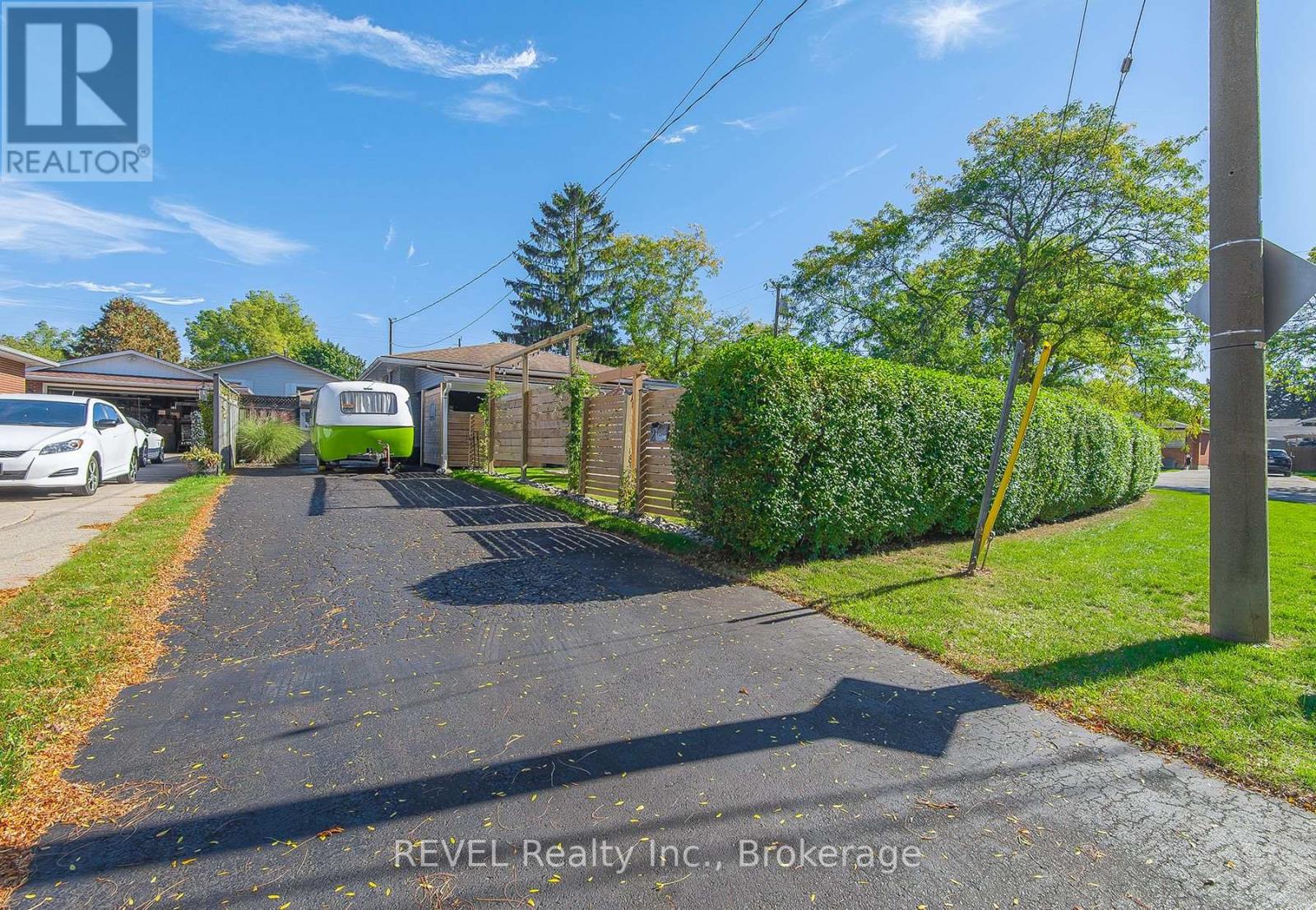 2 Cherie Road, St. Catharines, Ontario  L2M 6J9 - Photo 34 - X12466054