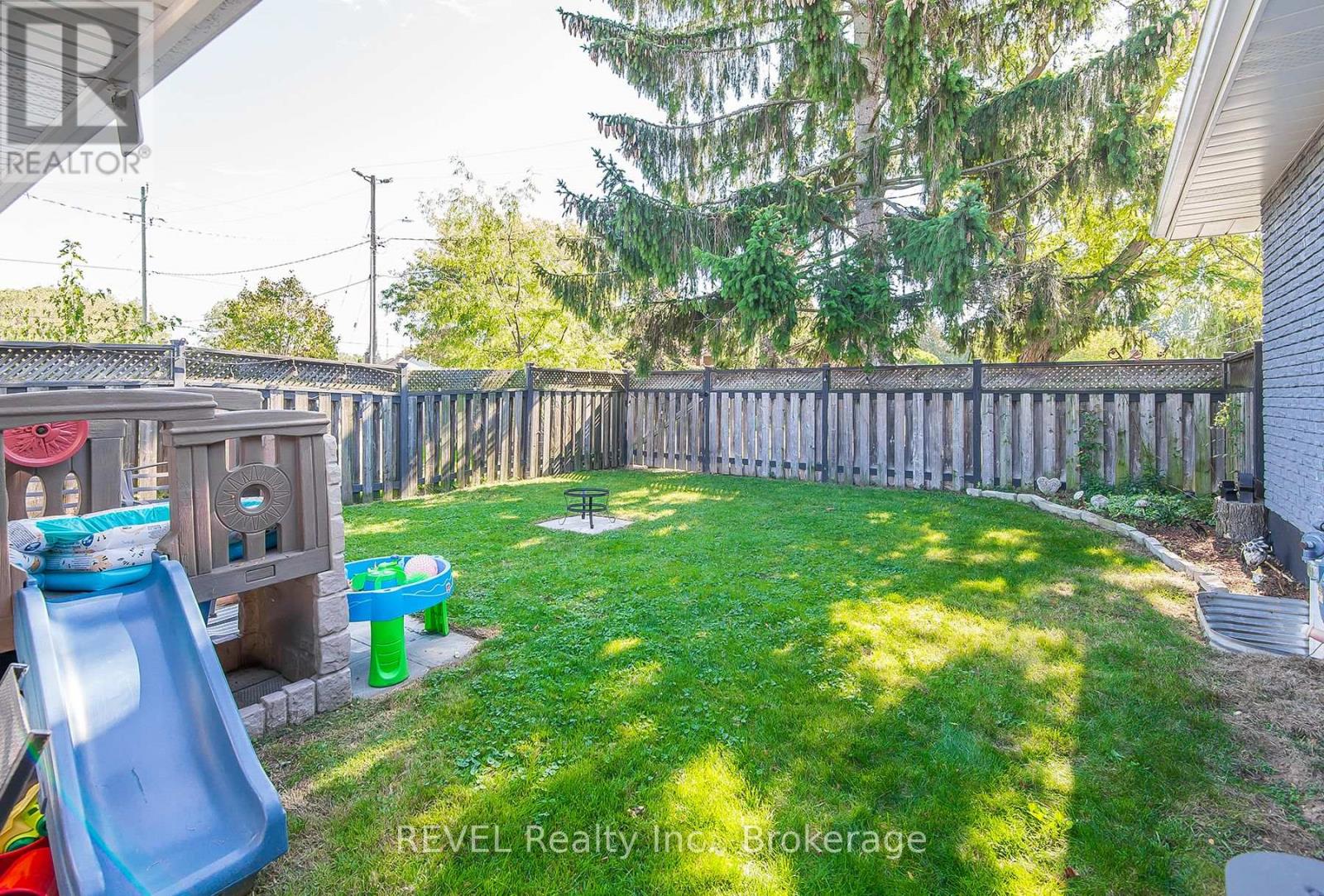 2 Cherie Road, St. Catharines, Ontario  L2M 6J9 - Photo 37 - X12466054