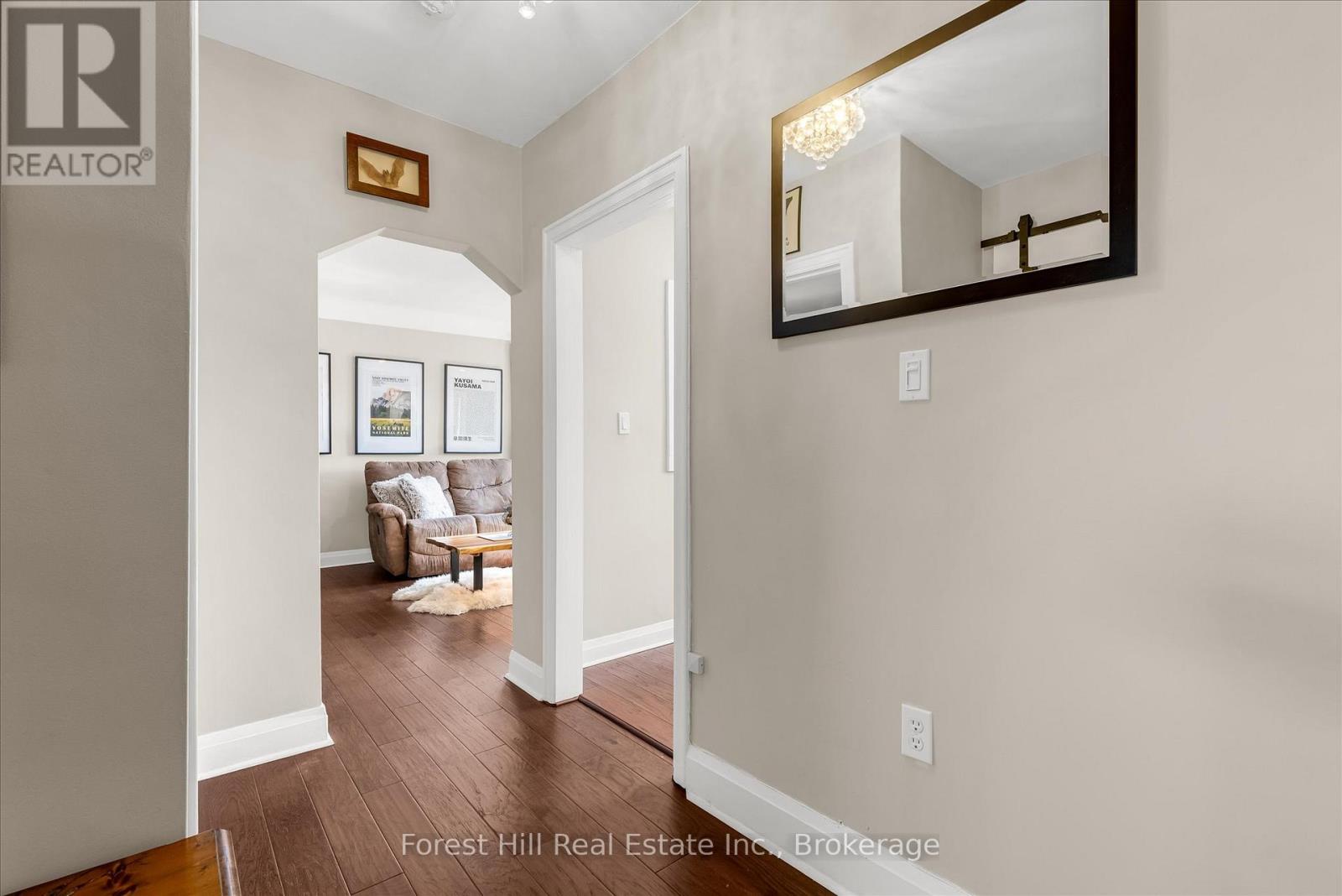 5 - 2 Stroud Road, Hamilton, Ontario  L8S 1Z6 - Photo 8 - X12468682