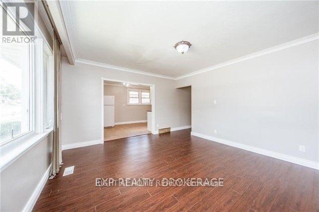 709 Gilbert Street W, Whitby, Ontario  L1N 1S1 - Photo 3 - E12468558