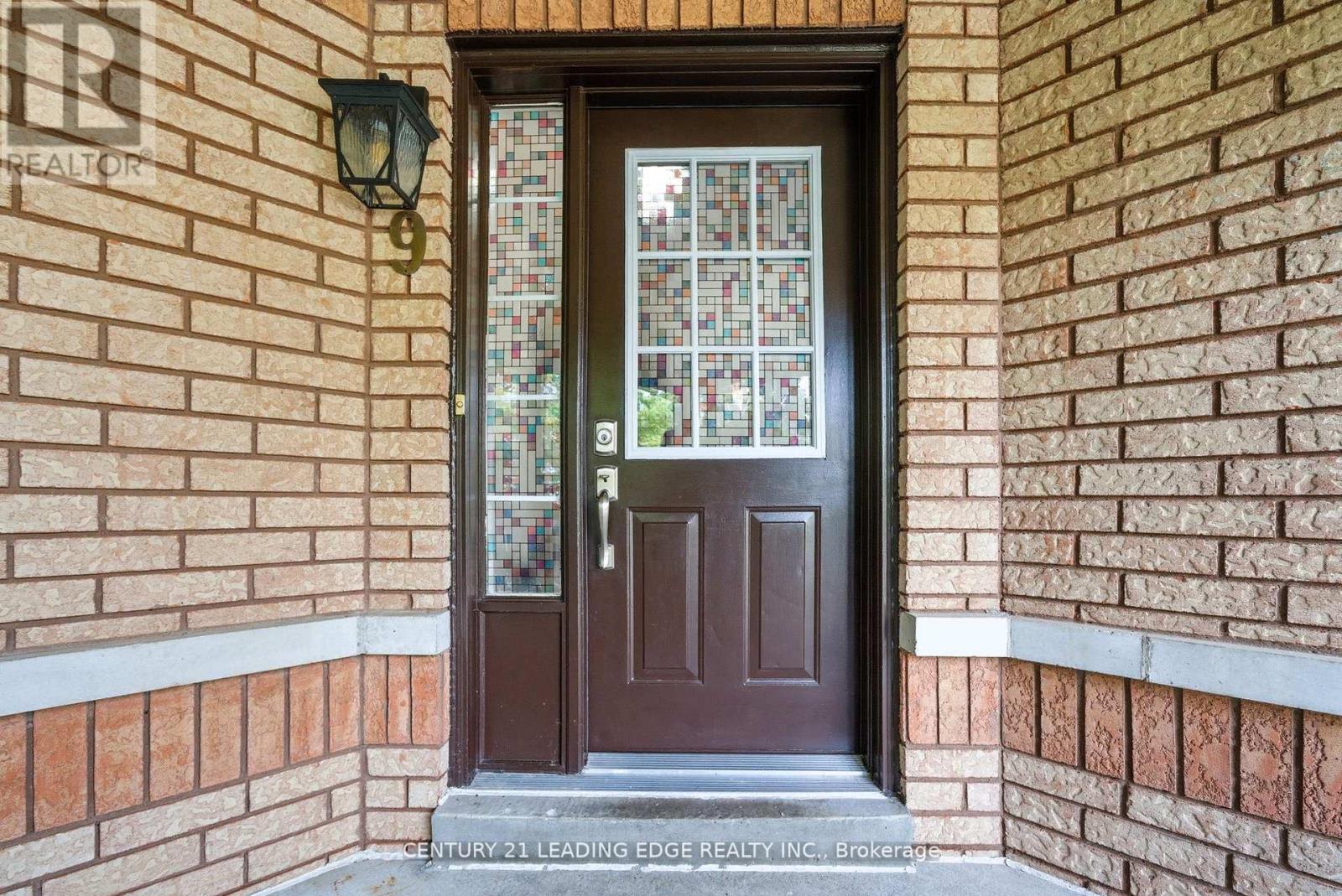 9 Mccartney Avenue, Whitby, Ontario  L1R 2Y3 - Photo 4 - E12468576