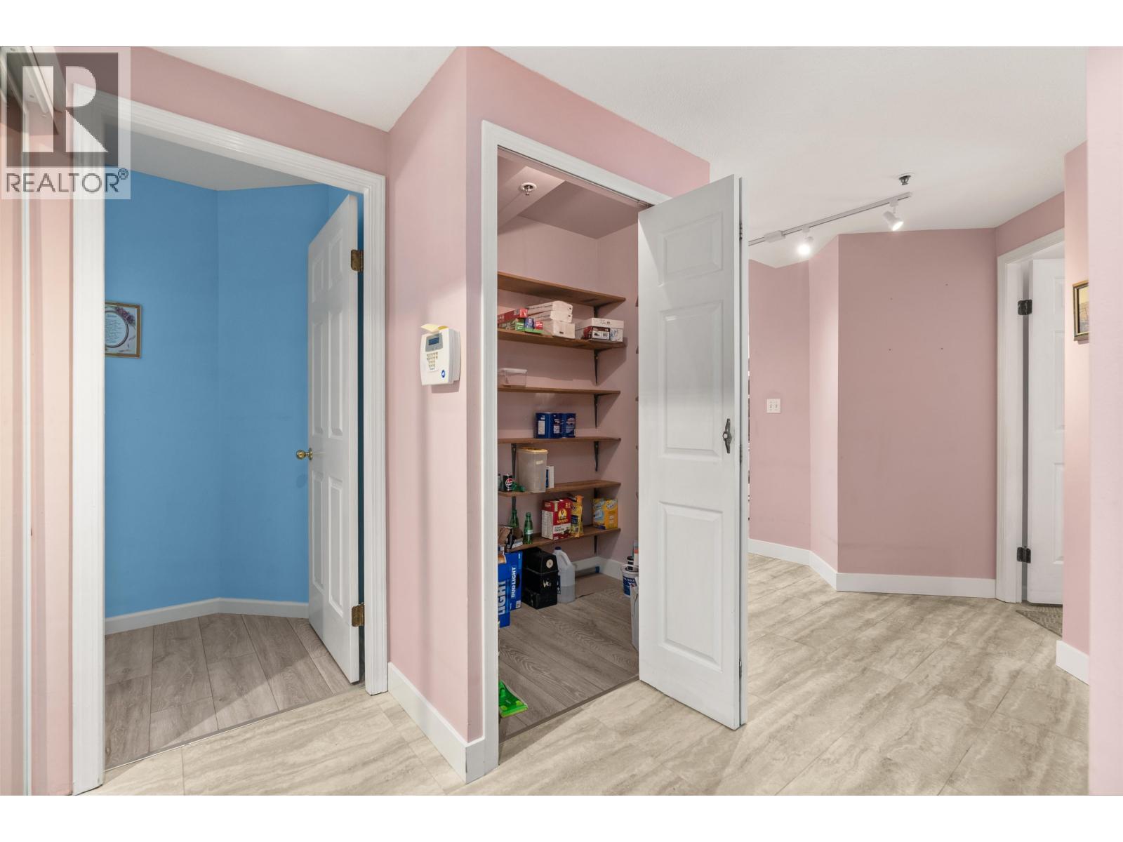 501 728 Farrow Street, Coquitlam, British Columbia  V3J 3S6 - Photo 4 - R3059523