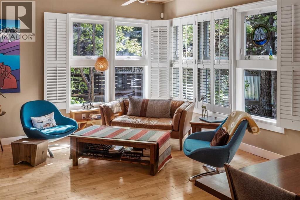 140 Rundle Crescent, Canmore, Alberta  T1W 2L6 - Photo 4 - A2237056