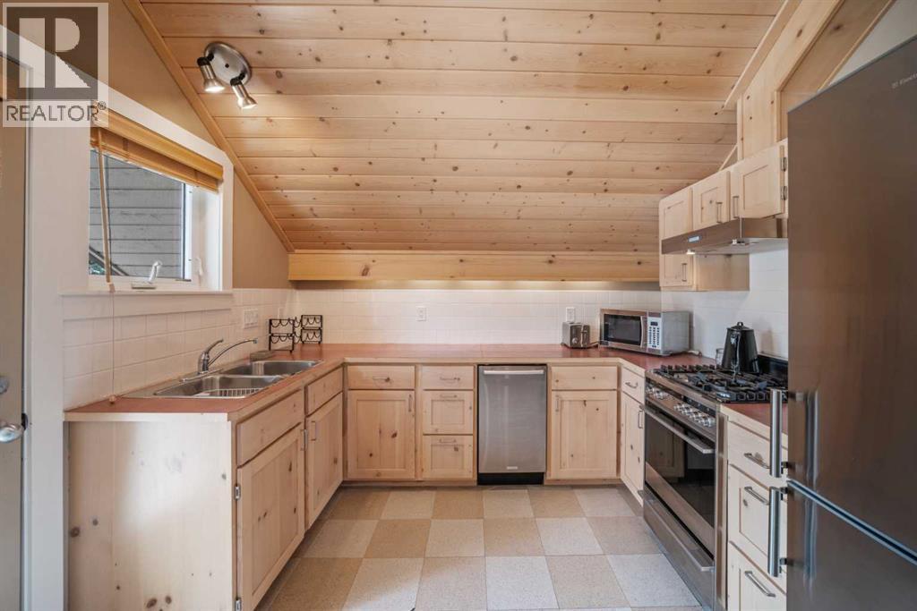 140 Rundle Crescent, Canmore, Alberta  T1W 2L6 - Photo 37 - A2237056