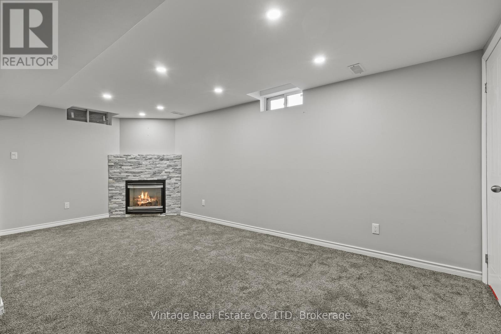 31 Remigio Court, Thorold, Ontario  L2V 5A1 - Photo 15 - X12468608