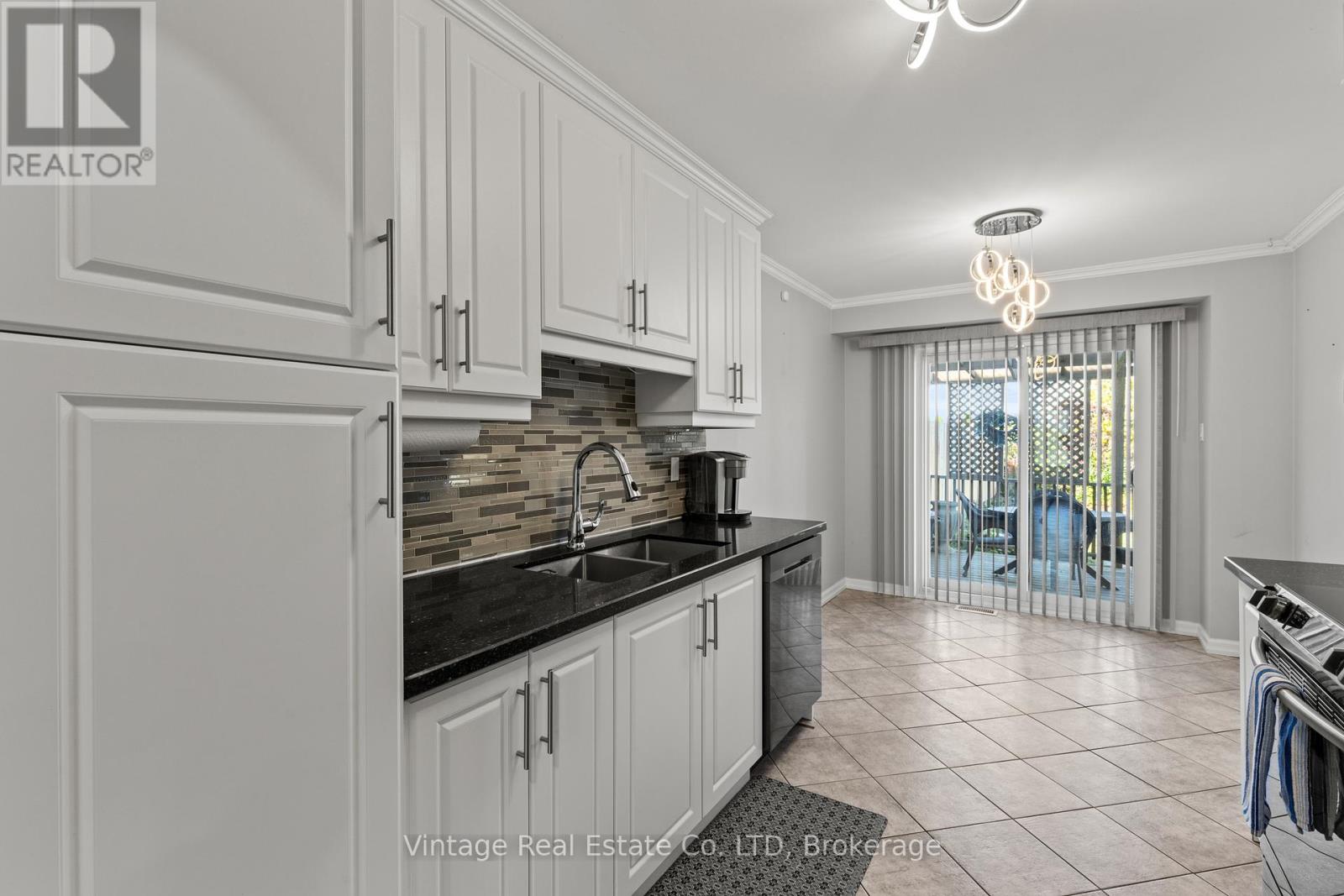 31 Remigio Court, Thorold, Ontario  L2V 5A1 - Photo 6 - X12468608