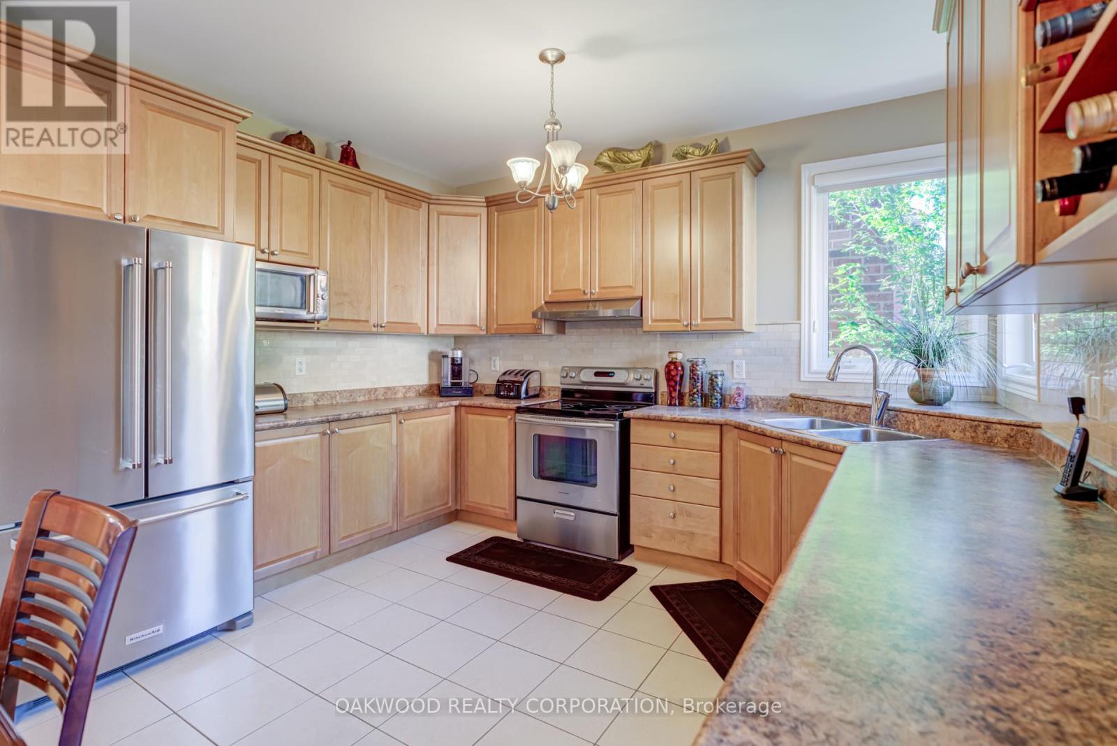 176 Saint Francis Avenue, Vaughan, Ontario  L4H 3E4 - Photo 19 - N12468497