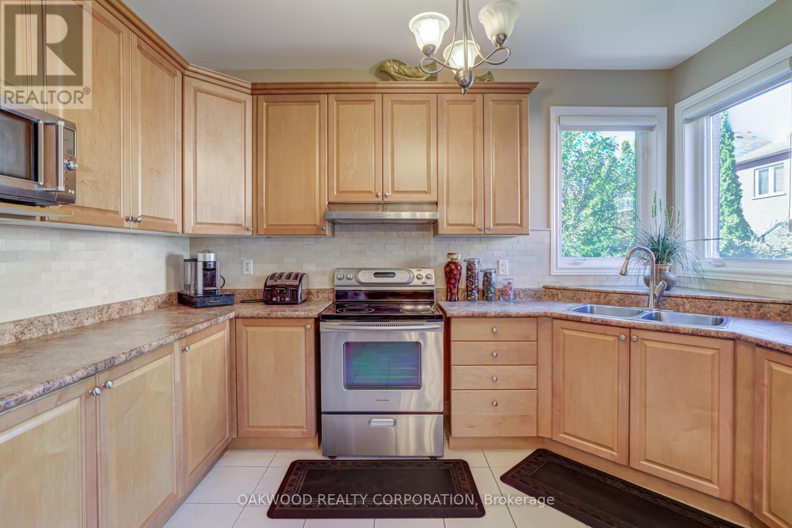 176 Saint Francis Avenue, Vaughan, Ontario  L4H 3E4 - Photo 20 - N12468497