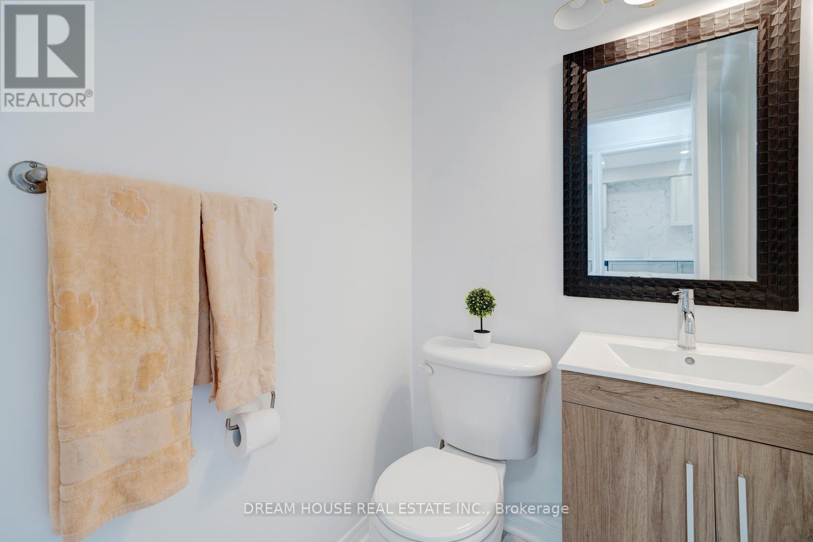 417 King Street E, East Gwillimbury, Ontario  L0G 1M0 - Photo 17 - N12468502