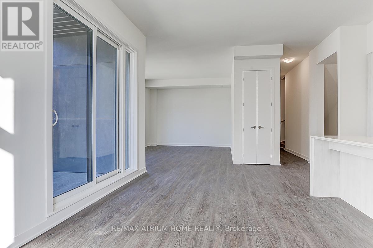 1103 - 12 David Eyer Road, Richmond Hill, Ontario  L4S 0N3 - Photo 11 - N12468525