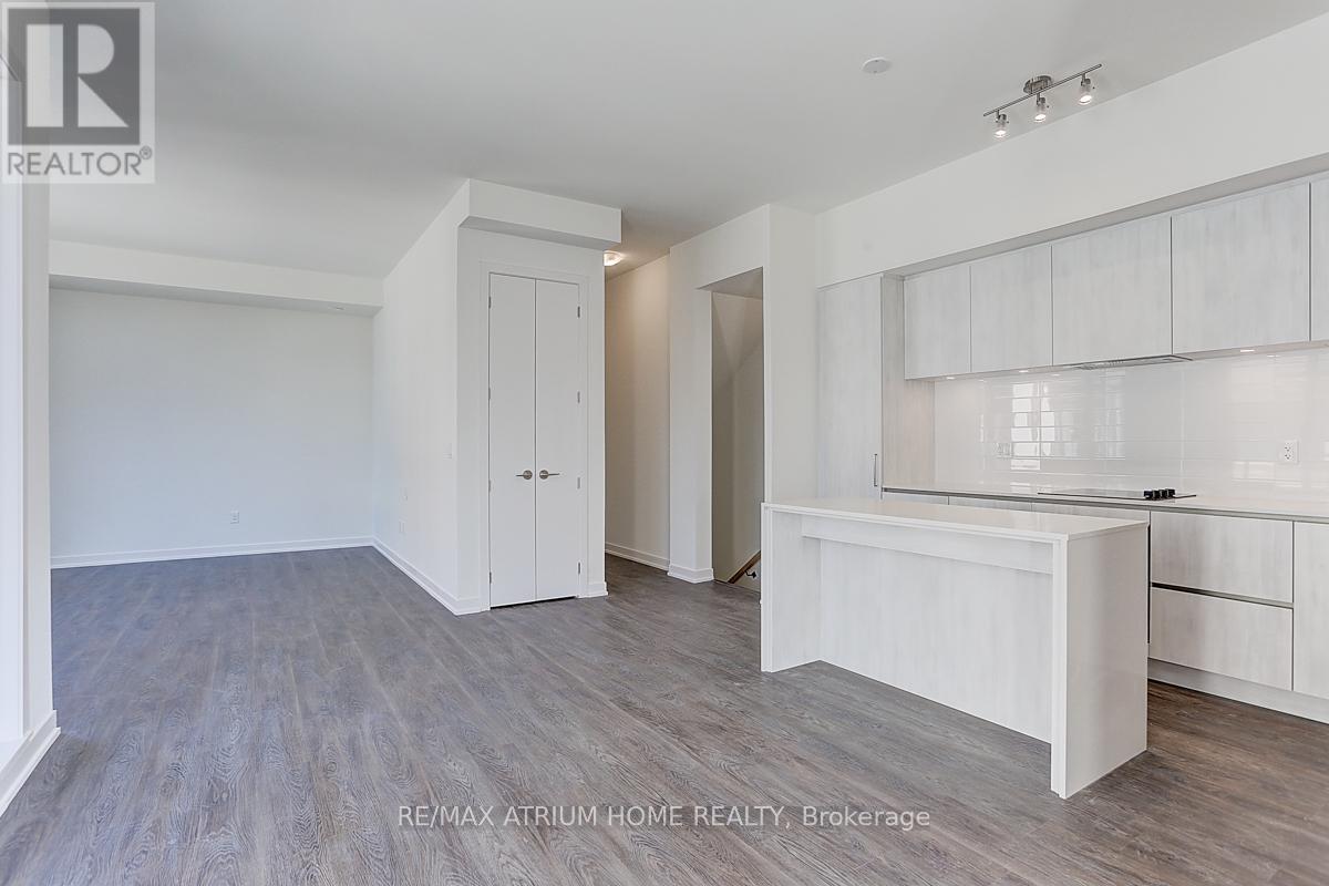 1103 - 12 David Eyer Road, Richmond Hill, Ontario  L4S 0N3 - Photo 7 - N12468525