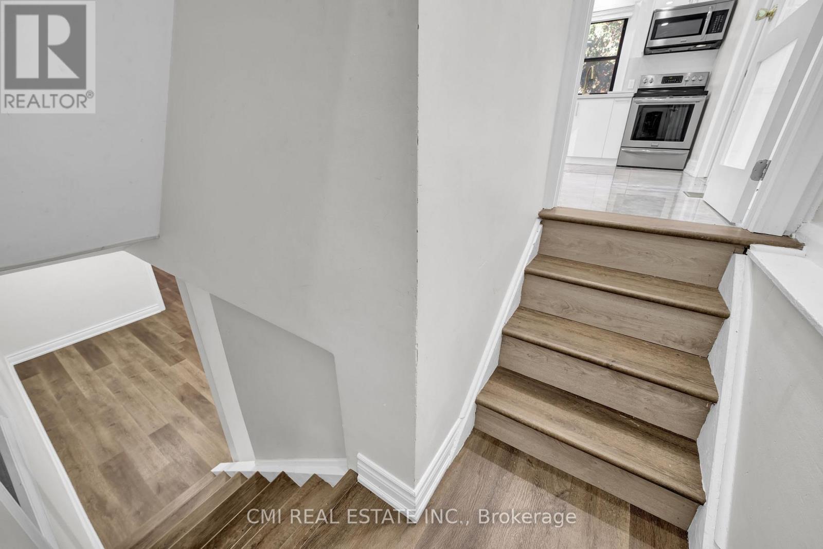 153 Clarence Street, Vaughan, Ontario  L4L 1L4 - Photo 15 - N12468529