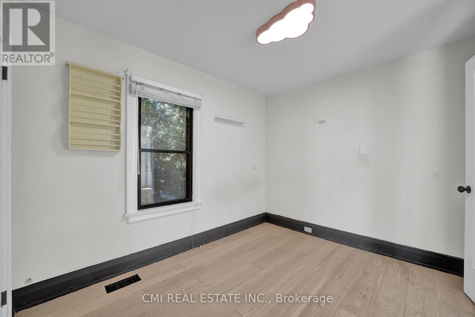 153 Clarence Street, Vaughan, Ontario  L4L 1L4 - Photo 19 - N12468529