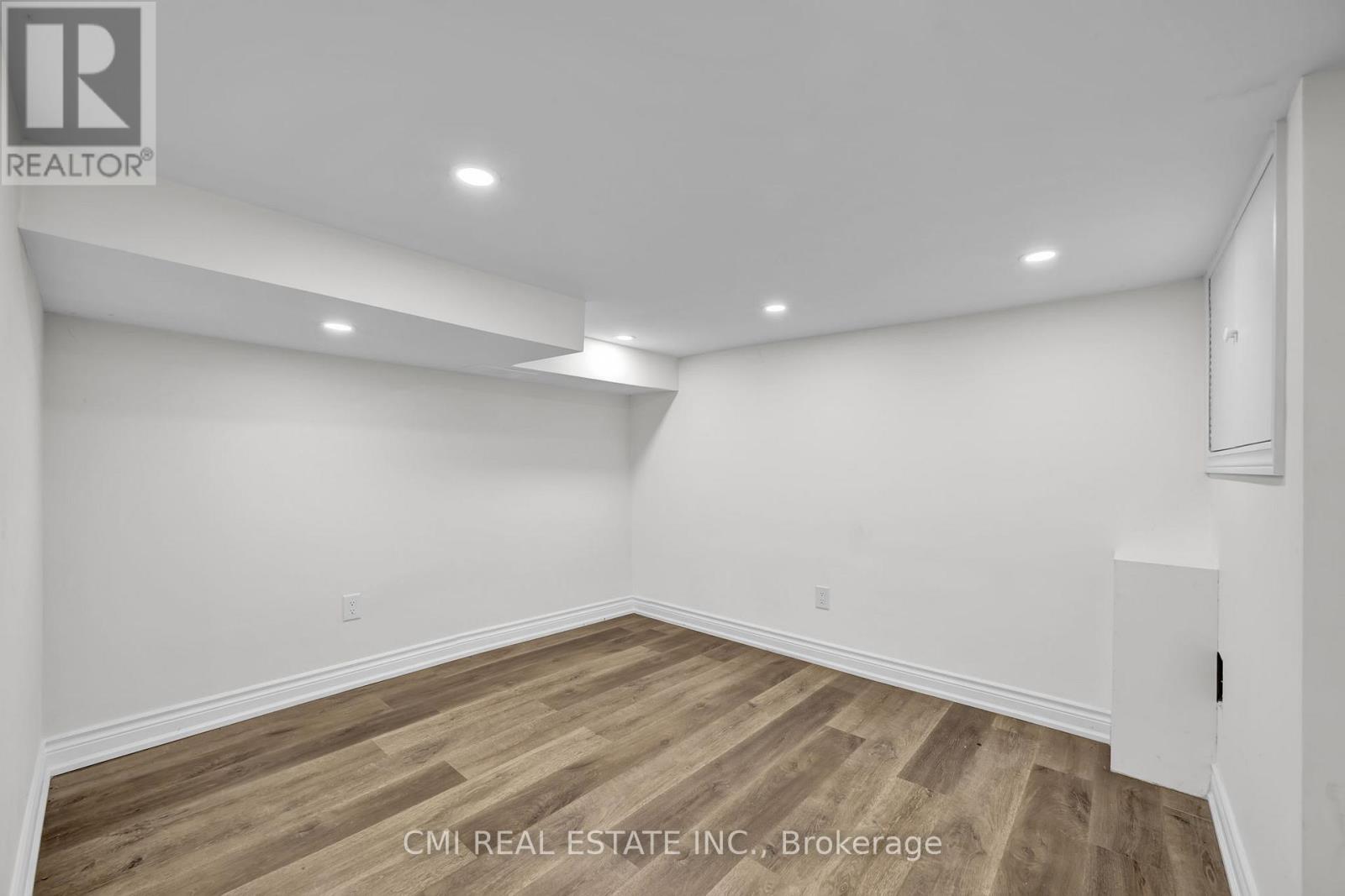 153 Clarence Street, Vaughan, Ontario  L4L 1L4 - Photo 20 - N12468529