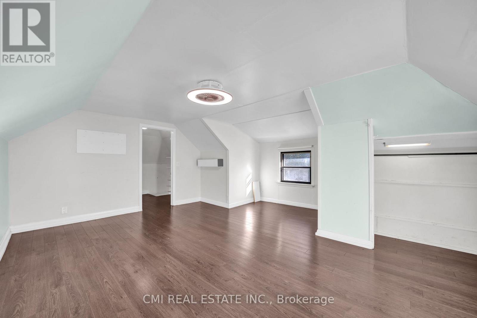 153 Clarence Street, Vaughan, Ontario  L4L 1L4 - Photo 23 - N12468529