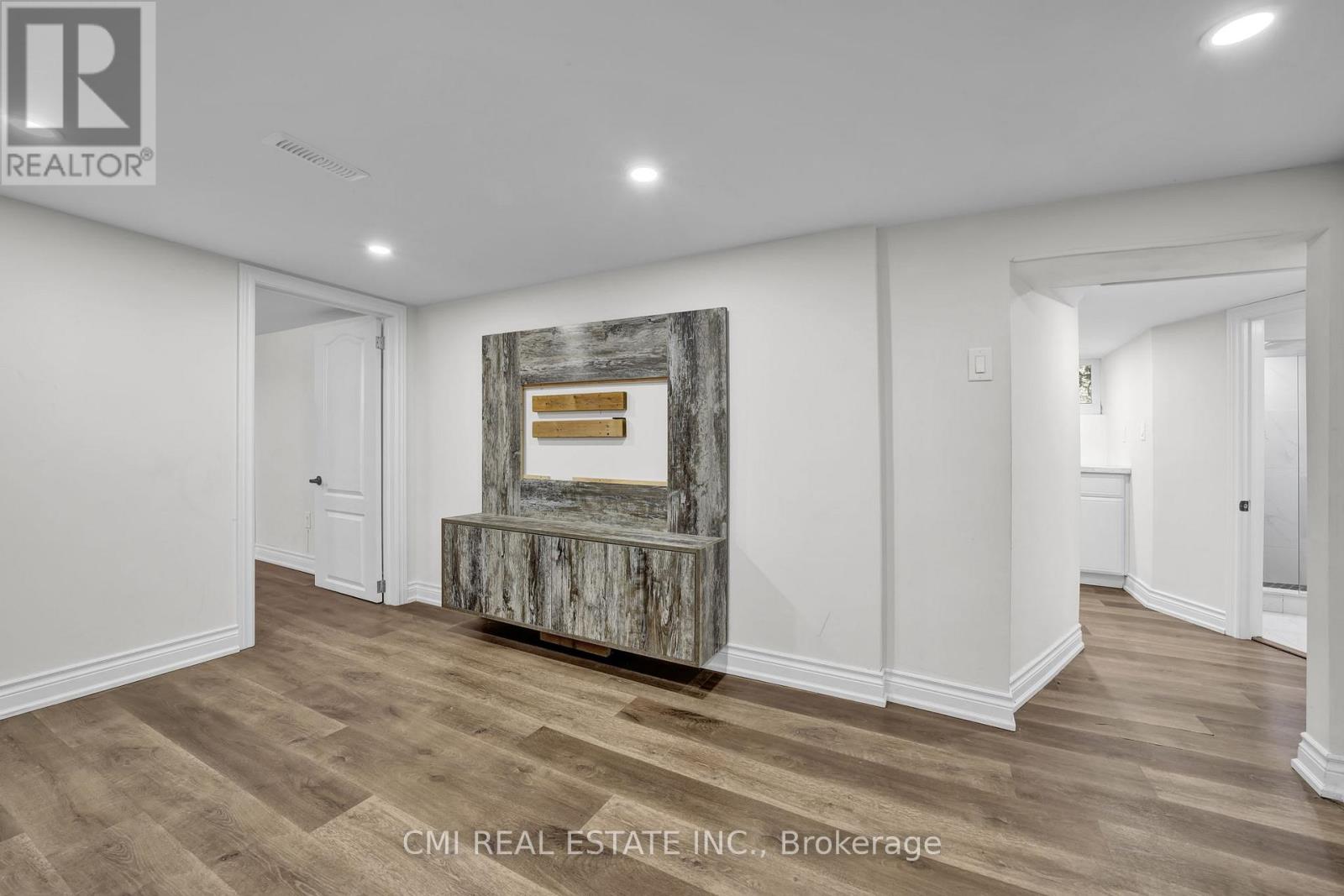 153 Clarence Street, Vaughan, Ontario  L4L 1L4 - Photo 24 - N12468529