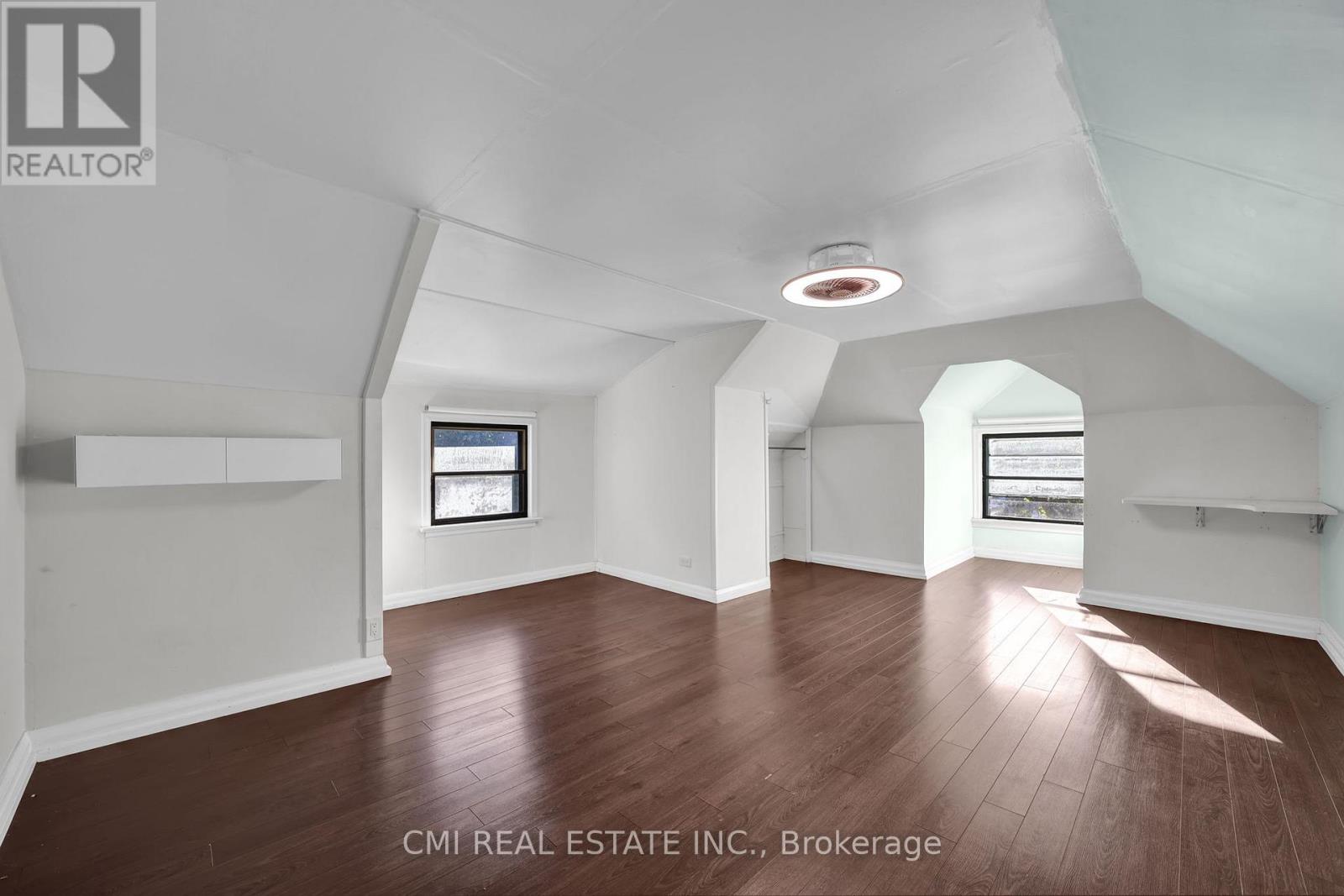 153 Clarence Street, Vaughan, Ontario  L4L 1L4 - Photo 26 - N12468529