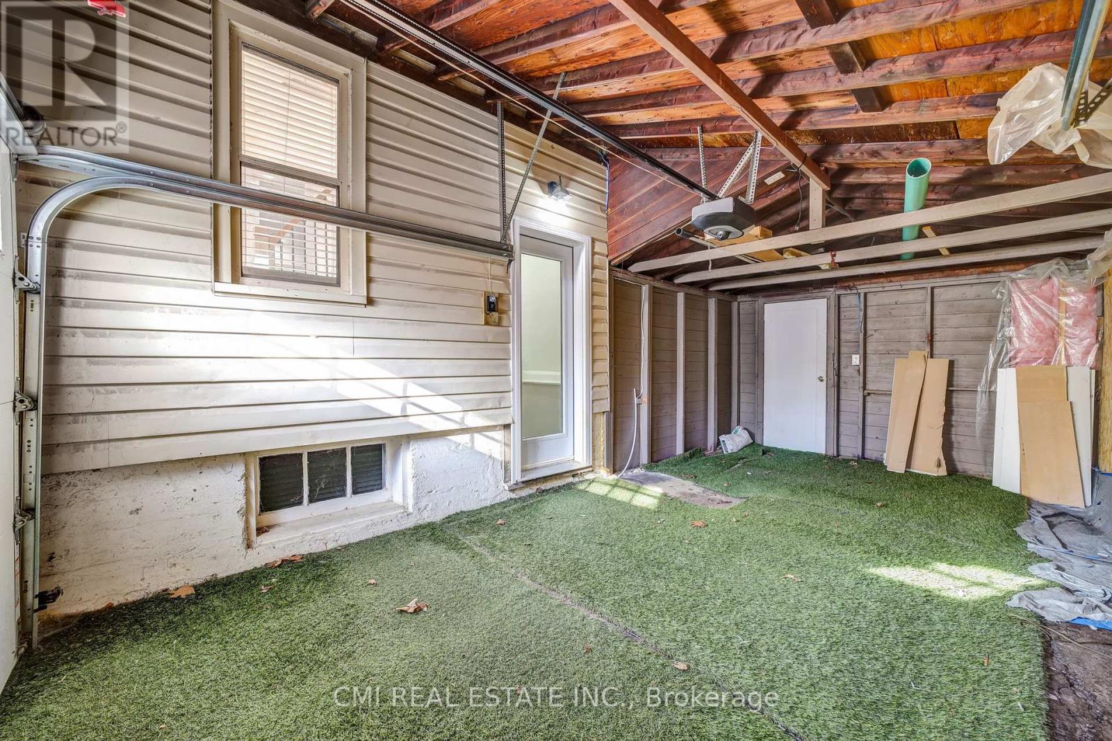 153 Clarence Street, Vaughan, Ontario  L4L 1L4 - Photo 38 - N12468529