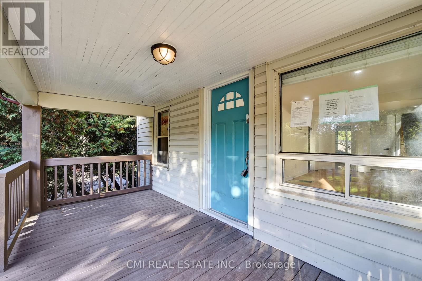 153 Clarence Street, Vaughan, Ontario  L4L 1L4 - Photo 4 - N12468529