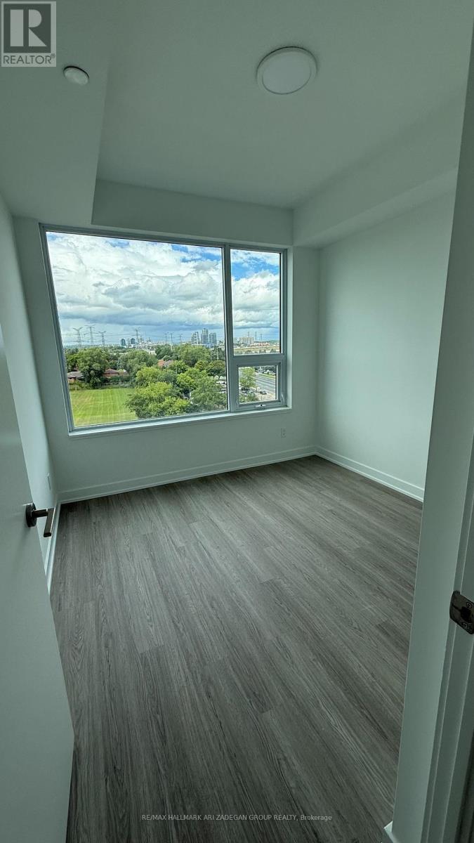 805 - 8188 Yonge Street, Vaughan, Ontario  L4J 1W5 - Photo 2 - N12468575