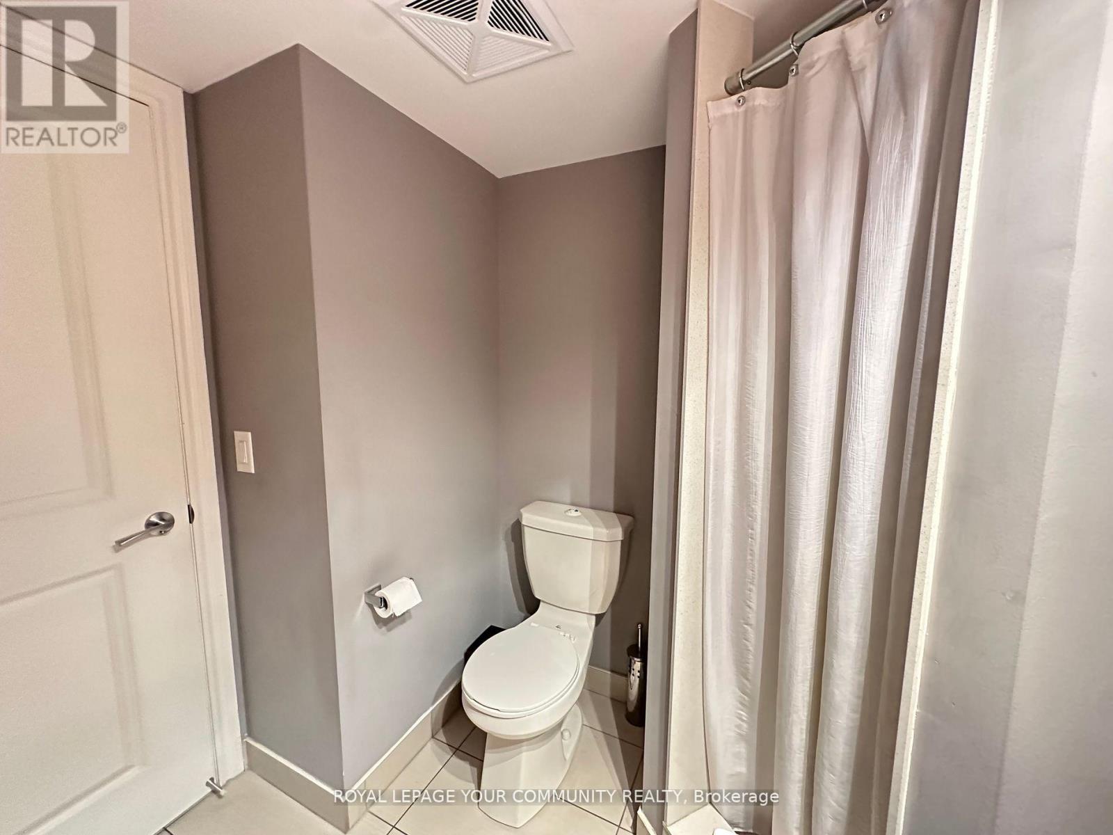 309 - 7730 Kipling Avenue, Vaughan, Ontario  L4L 1Y9 - Photo 9 - N12468580