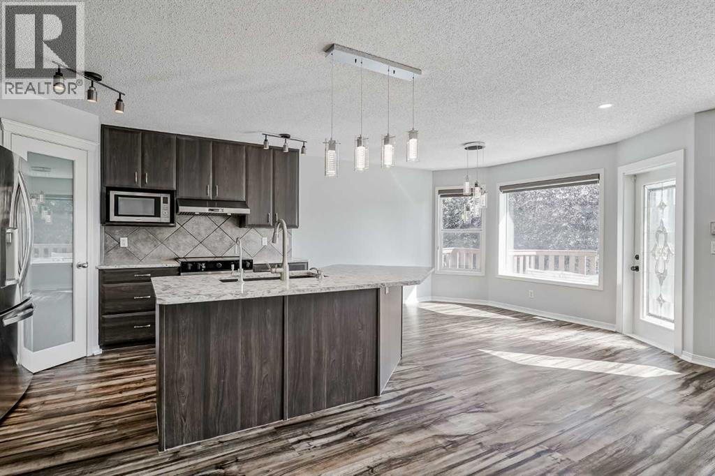 198 New Brighton Circle Se, Calgary, Alberta  T2Z 4B4 - Photo 4 - A2253964