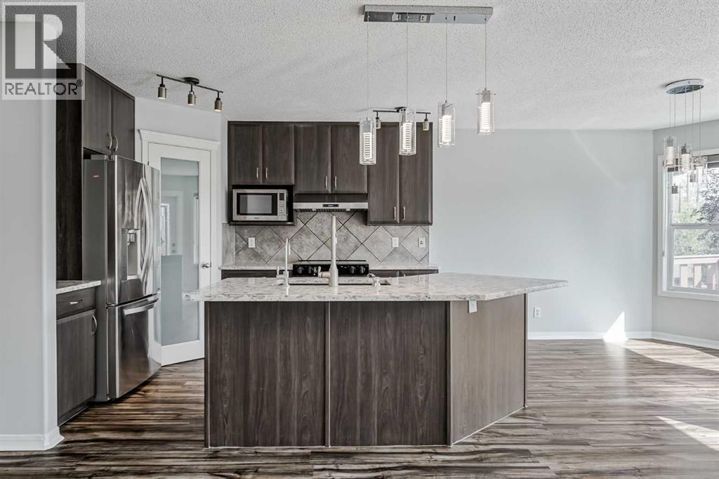 198 New Brighton Circle Se, Calgary, Alberta  T2Z 4B4 - Photo 2 - A2253964