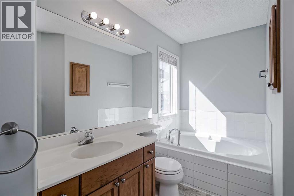 198 New Brighton Circle Se, Calgary, Alberta  T2Z 4B4 - Photo 27 - A2253964