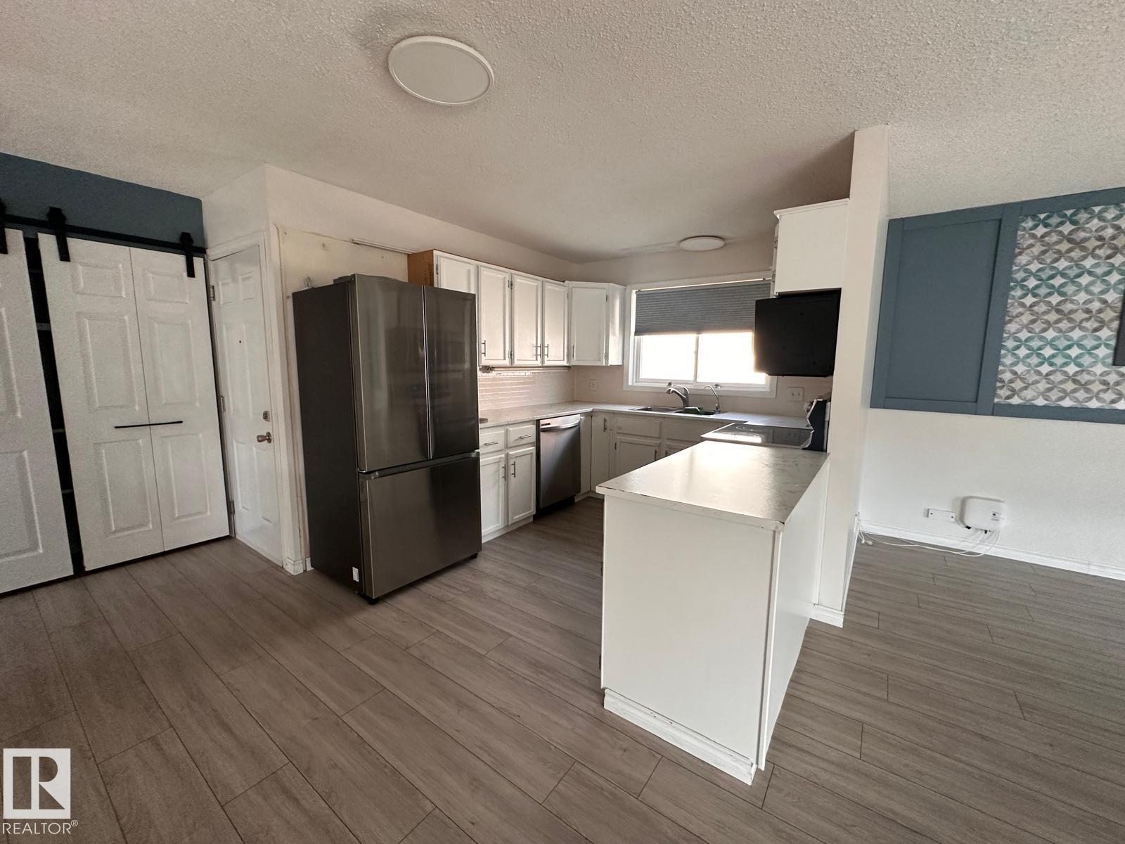 2014 46 St Nw, Edmonton, Alberta  T6L 2T5 - Photo 3 - E4462518