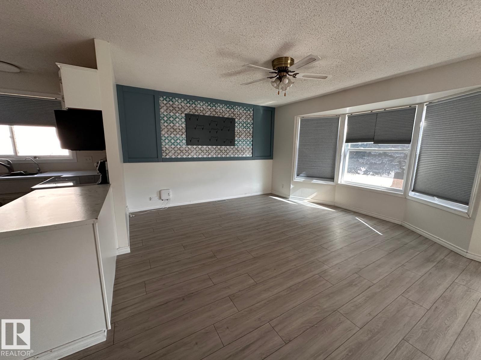 2014 46 St Nw, Edmonton, Alberta  T6L 2T5 - Photo 4 - E4462518