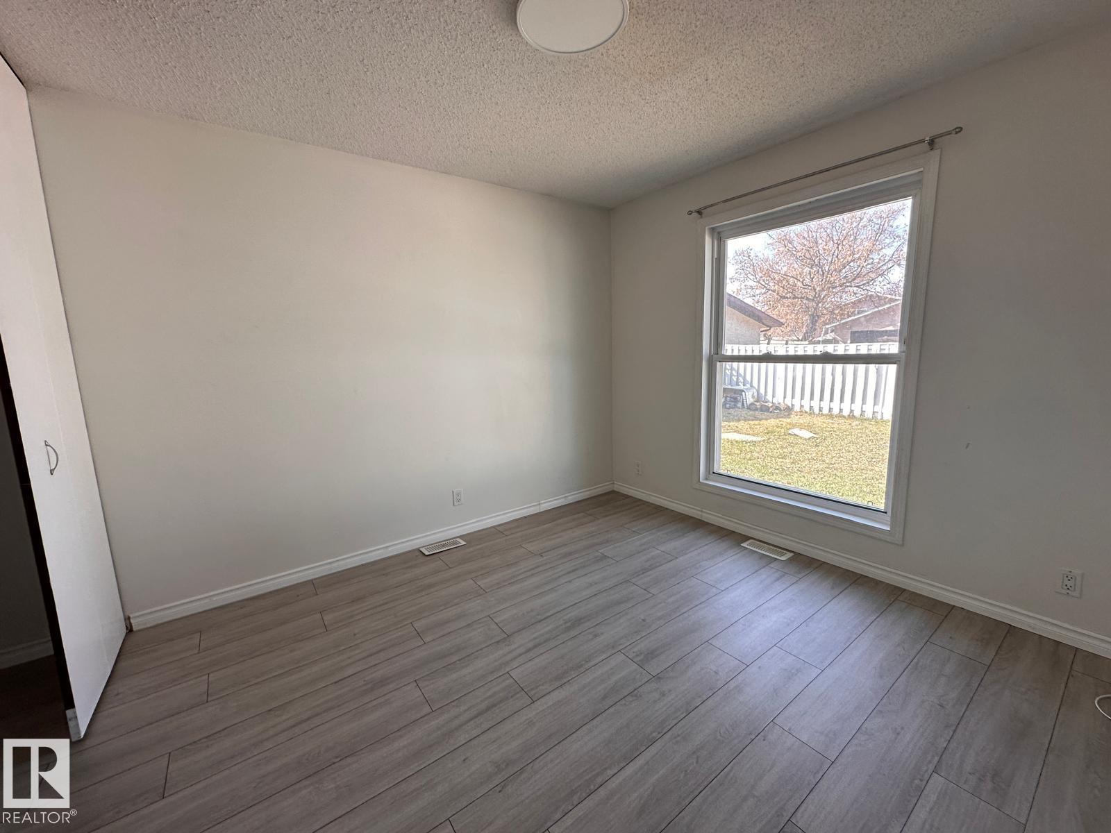 2014 46 St Nw, Edmonton, Alberta  T6L 2T5 - Photo 9 - E4462518