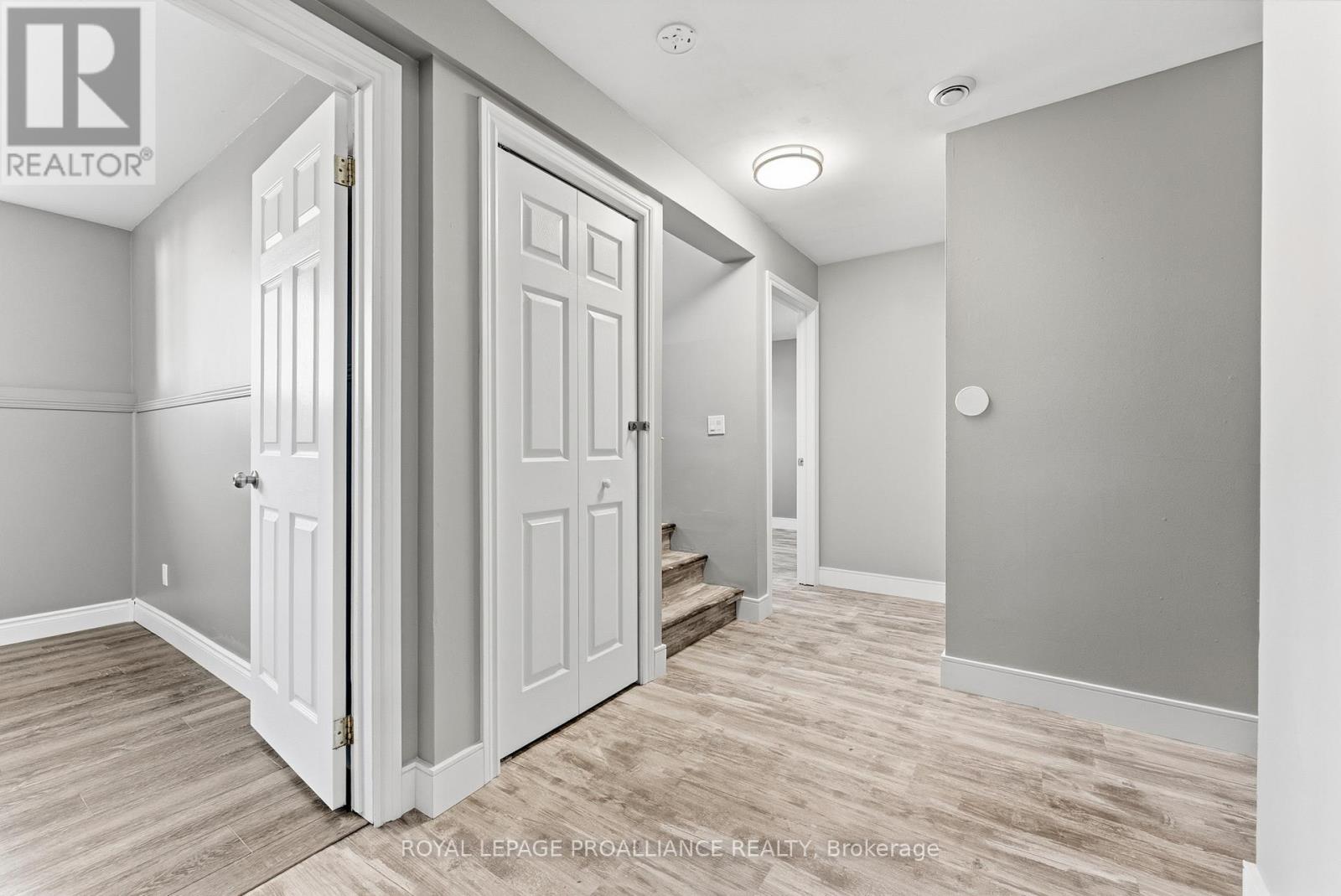 6 Lake Court, Belleville, Ontario  K8P 5M8 - Photo 22 - X12468614