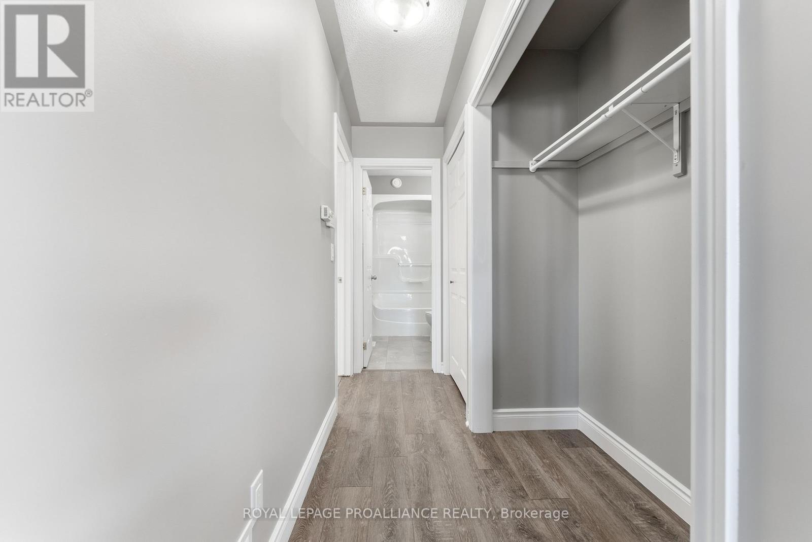 6 Lake Court, Belleville, Ontario  K8P 5M8 - Photo 14 - X12468614