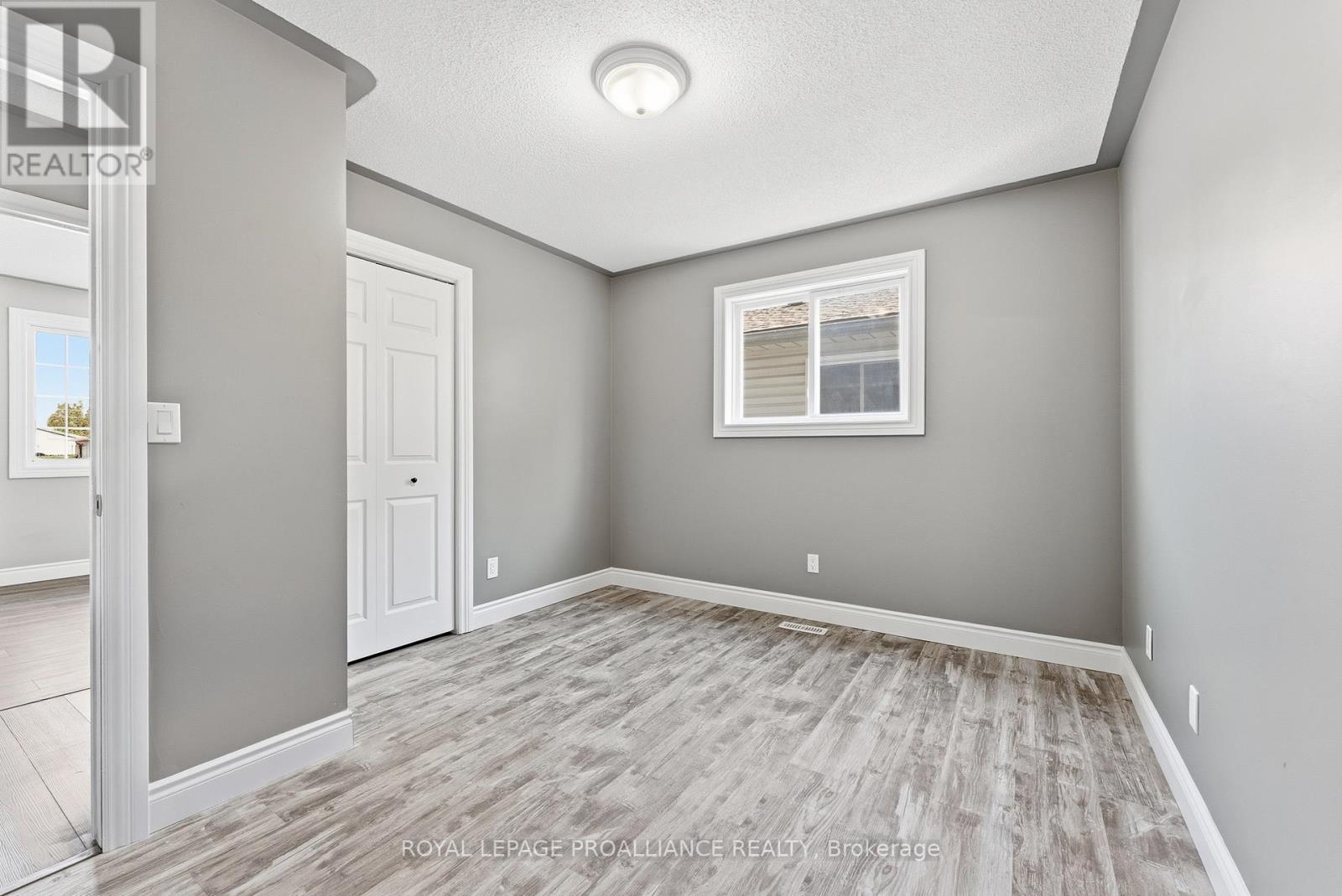 6 Lake Court, Belleville, Ontario  K8P 5M8 - Photo 20 - X12468614