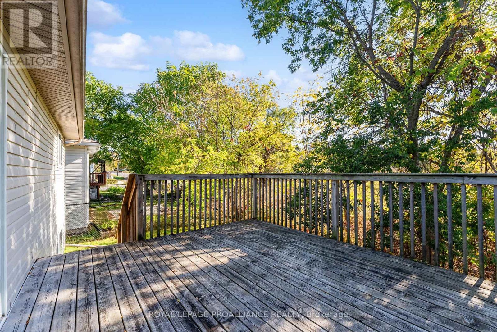 6 Lake Court, Belleville, Ontario  K8P 5M8 - Photo 37 - X12468614